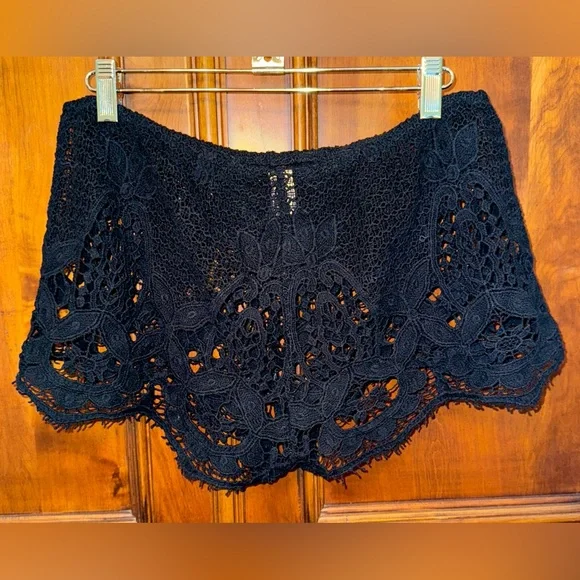 eberjey Gypsy Traveler Sam Shorts in Black, size Medium - Picture 6 of 9